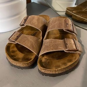 Birkenstock Arizona in Tobacco Brown
